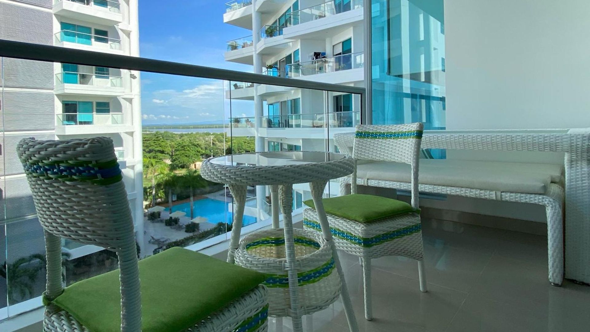 W* Prestigious 2br W Fantastic View In Ctg